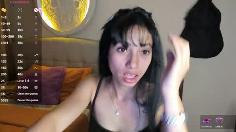 mia3 online show from May 18, 2026, 4:07 am