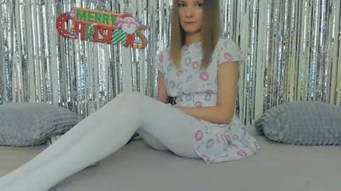 Snapshot of your_caramelka chatting on December 24, 2024, 10:22 am Lily online show from December 24, 2024, 10:22 am