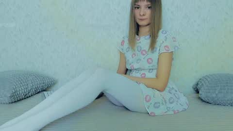 Snapshot of your_caramelka chatting on January 29, 2025, 11:20 am Lily online show from January 29, 2025, 11:20 am