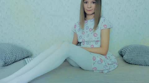 Snapshot of your_caramelka chatting on February 7, 2025, 12:06 pm Lily online show from February 7, 2025, 12:06 pm