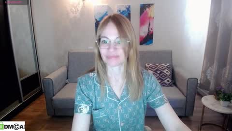 your_crush_12 online show from November 3, 2025, 7:53 am