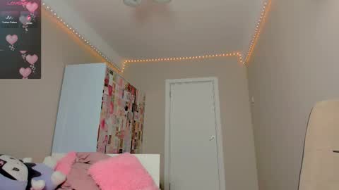 your_cute_aisha online show from September 15, 2025, 8:31 pm
