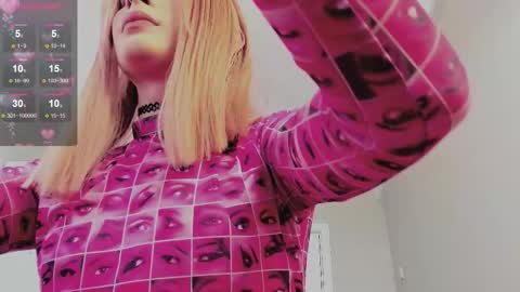 your_cute_aisha online show from September 18, 2025, 11:18 pm