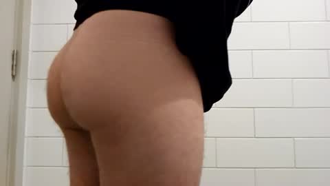 Snapshot of your_cutie_boy chatting on January 26, 2025, 4:51 pm your cutie boy online show from January 26, 2025, 4:51 pm