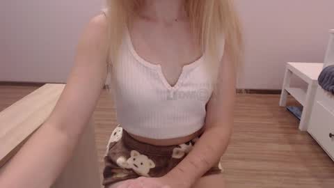 your_dream6996 online show from September 24, 2025, 8:45 pm