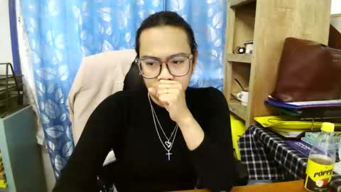Snapshot of your_dreamgirlxxx69 chatting on May 8, 2026, 12:27 am your_dreamgirlxxx69 online show from May 8, 2026, 12:27 am