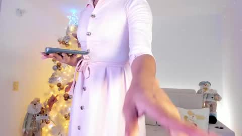 Snapshot of your_favorite_doll_ chatting on December 19, 2024, 10:32 pm Eliza online show from December 19, 2024, 10:32 pm