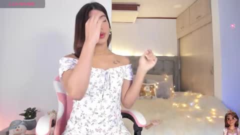 Snapshot of your_favorite_doll_ chatting on November 24, 2025, 11:37 pm Eliza online show from November 24, 2025, 11:37 pm