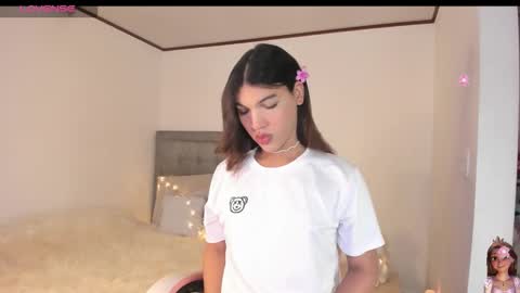 Snapshot of your_favorite_doll_ chatting on February 4, 2026, 12:05 am Eliza online show from February 4, 2026, 12:05 am