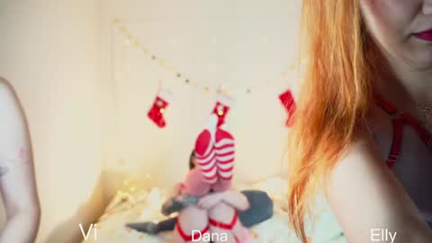 Snapshot of your_favoritegirls chatting on December 15, 2024, 5:31 pm girls u wanna fuck online show from December 15, 2024, 5:31 pm