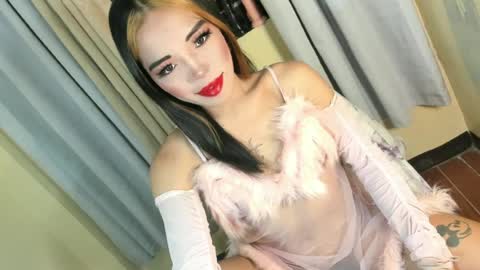 Snapshot of your_girl_yeka chatting on July 2, 2026, 8:53 am your_girl_yeka online show from July 2, 2026, 8:53 am