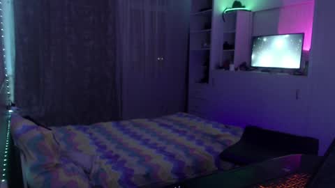 Your Horny Friends online show from December 22, 2024, 4:17 am