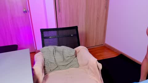 your_little_ online show from December 11, 2024, 11:19 am