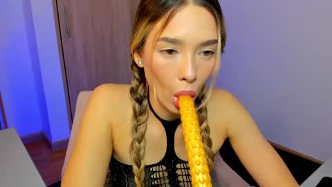 your_little_ online show from February 19, 2025, 9:50 am