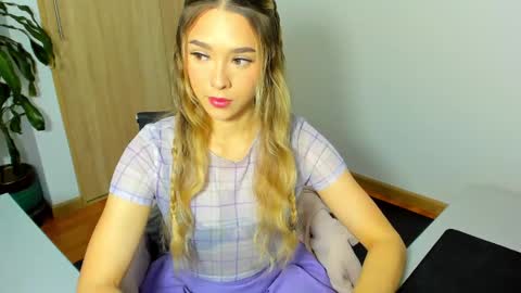 your_little_ online show from February 25, 2025, 11:19 am