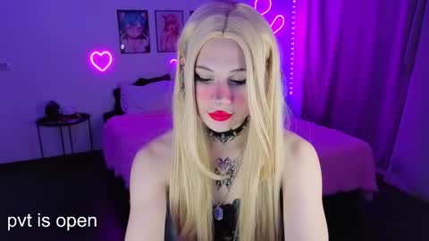 Eva online show from October 5, 2025, 9:45 pm