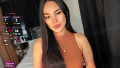 Snapshot of your_other_halfxx chatting on August 10, 2026, 1:53 am Miss Larah online show from August 10, 2026, 1:53 am