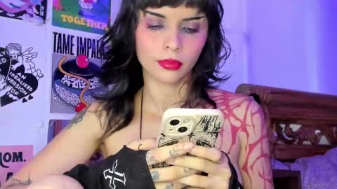 Snapshot of your_rosenrot chatting on September 8, 2025, 10:09 pm Daniela Help me reach 100 likes online show from September 8, 2025, 10:09 pm