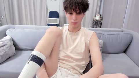 your_shy_guy online show from January 28, 2025, 7:22 am