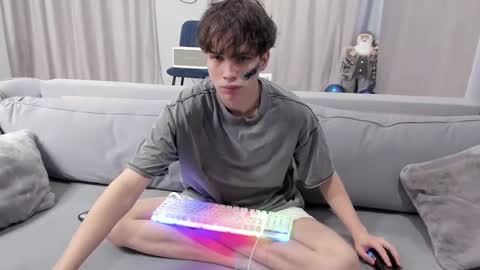 your_shy_guy online show from March 5, 2025, 2:23 pm