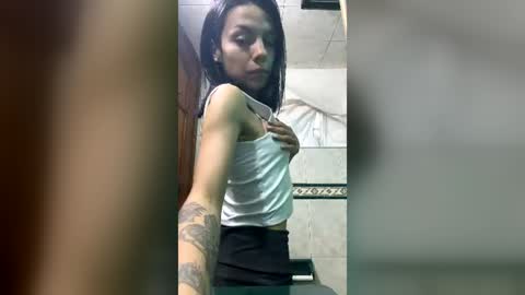  independent model online show from June 18, 2026, 8:02 pm