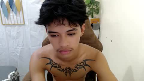 yourasian_eric online show from May 31, 2026, 4:53 am