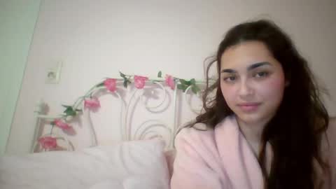 yourbella37 online show from May 6, 2026, 7:52 pm