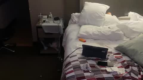 Snapshot of yourbroboytoy chatting on January 14, 2025, 2:40 am yourbroboytoy online show from January 14, 2025, 2:40 am