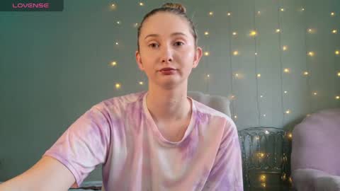 creamysister online show from May 4, 2026, 10:33 am