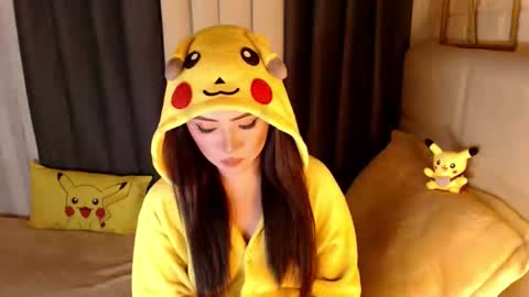 JEN  online show from April 19, 2026, 11:20 am