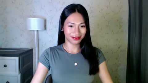 Snapshot of yourdreamgirlgwen chatting on June 8, 2026, 1:28 am GWENI online show from June 8, 2026, 1:28 am