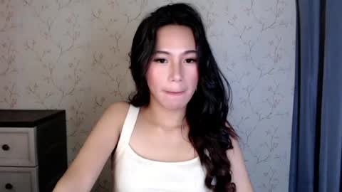 Snapshot of yourdreamgirlgwen chatting on July 20, 2026, 5:37 pm GWENI online show from July 20, 2026, 5:37 pm