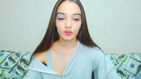 Adele online show from April 10, 2026, 7:02 am