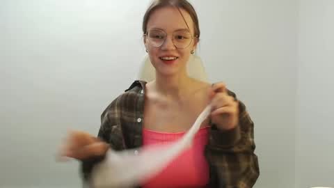 Snapshot of yourdreamray chatting on June 2, 2026, 10:23 pm Lana online show from June 2, 2026, 10:23 pm