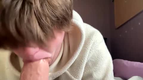 yourelilangel online show from March 7, 2025, 9:27 pm