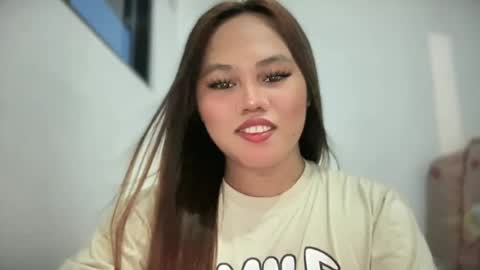 Snapshot of yourhotgirl_lyn chatting on June 18, 2026, 9:47 am yourhotgirl_lyn online show from June 18, 2026, 9:47 am
