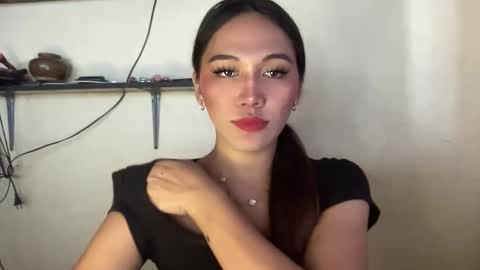 Snapshot of yourhotlove_jamellaxxx chatting on December 21, 2025, 12:29 am LOVING JAMMELA online show from December 21, 2025, 12:29 am