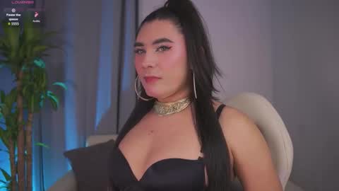 Snapshot of yourlatina_emely chatting on February 14, 2026, 11:01 pm EMELY online show from February 14, 2026, 11:01 pm