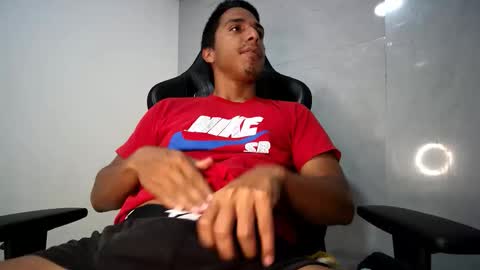 Snapshot of yourlatinmamba chatting on October 26, 2025, 5:02 am Your Latin Mamba online show from October 26, 2025, 5:02 am