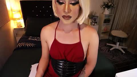 Snapshot of yourlivingonurdream chatting on March 4, 2026, 6:36 pm -- online show from March 4, 2026, 6:36 pm