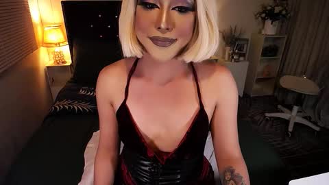 Snapshot of yourlivingonurdream chatting on March 7, 2026, 7:00 pm -- online show from March 7, 2026, 7:00 pm