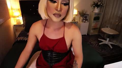 Snapshot of yourlivingonurdream chatting on March 10, 2026, 6:40 am -- online show from March 10, 2026, 6:40 am