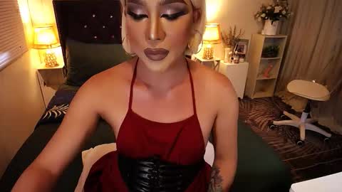 Snapshot of yourlivingonurdream chatting on March 19, 2026, 4:49 am -- online show from March 19, 2026, 4:49 am