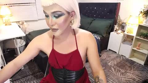 Snapshot of yourlivingonurdream chatting on April 4, 2026, 3:20 pm -- online show from April 4, 2026, 3:20 pm