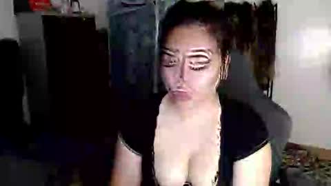 Snapshot of yourlovetifannyx chatting on October 7, 2025, 3:36 am tifanny online show from October 7, 2025, 3:36 am