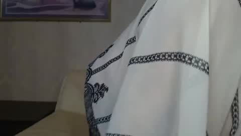 lANA online show from September 24, 2025, 8:12 pm