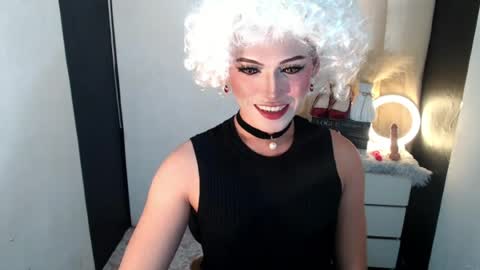 Snapshot of yournaughtykendal chatting on August 10, 2026, 3:10 am TIFFANY SUCKING QUEEN online show from August 10, 2026, 3:10 am