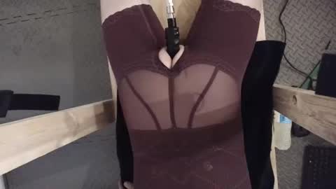 yournextdoor_neighbor online show from October 30, 2025, 10:06 am