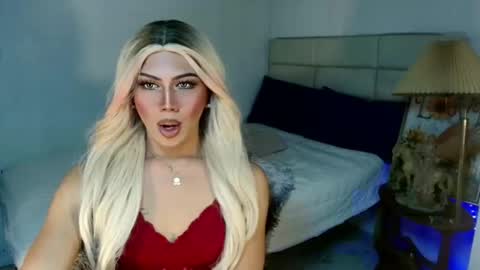 Chloe online show from December 18, 2025, 4:46 pm