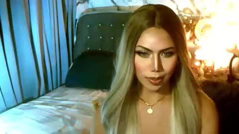 Chloe online show from March 15, 2026, 4:35 pm